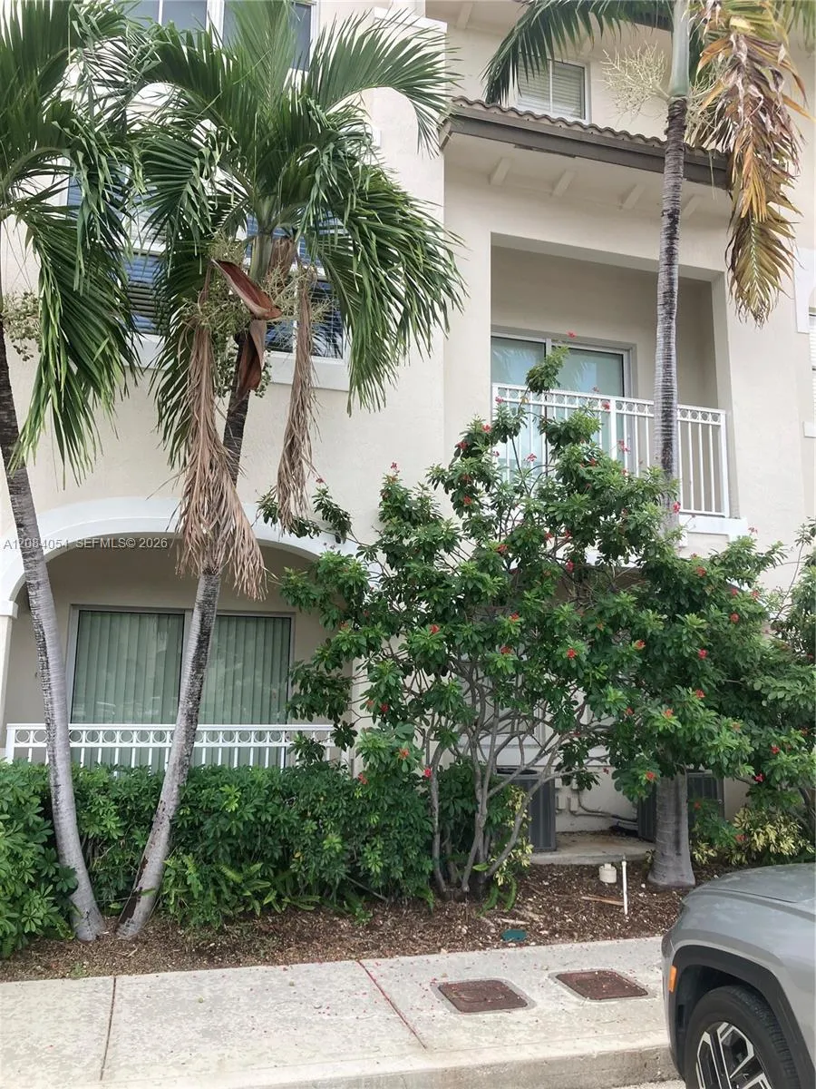 11503 NW 89th St #215 Doral, FL 33178