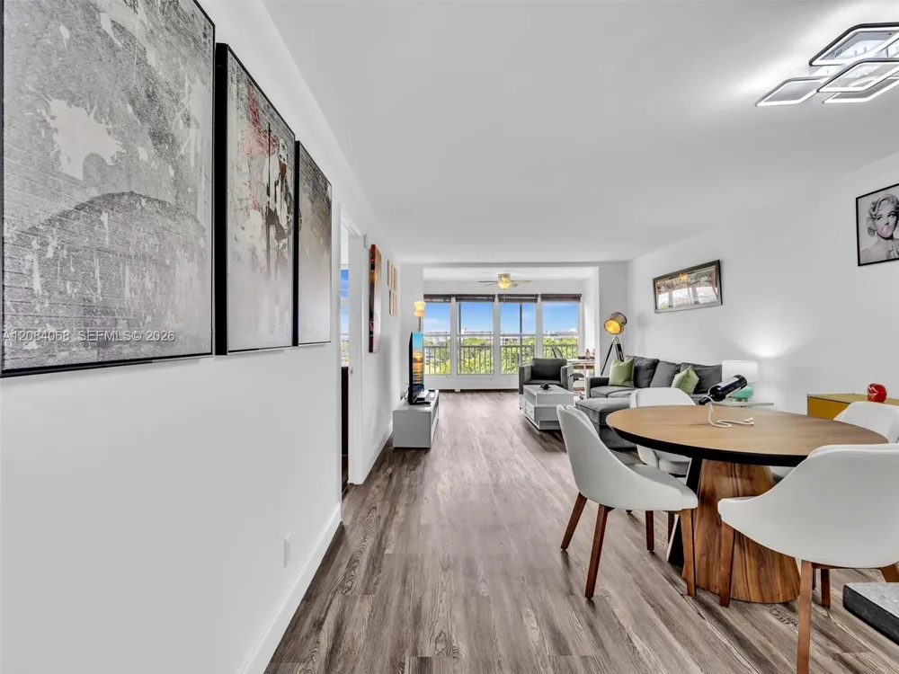 2661 S Course Dr #704 Pompano Beach, FL 33069