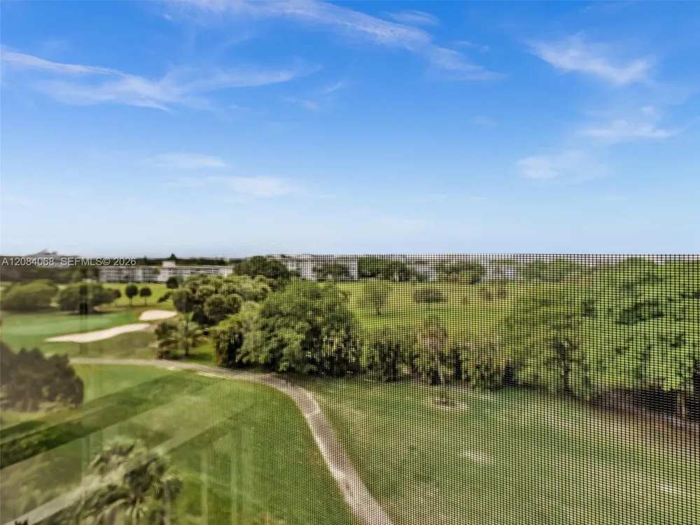 2661 S Course Dr #704 Pompano Beach, FL 33069