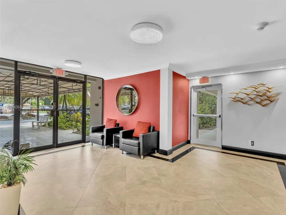 2661 S Course Dr #704 Pompano Beach, FL 33069