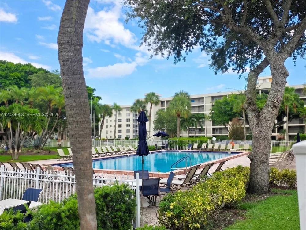 2661 S Course Dr #704 Pompano Beach, FL 33069