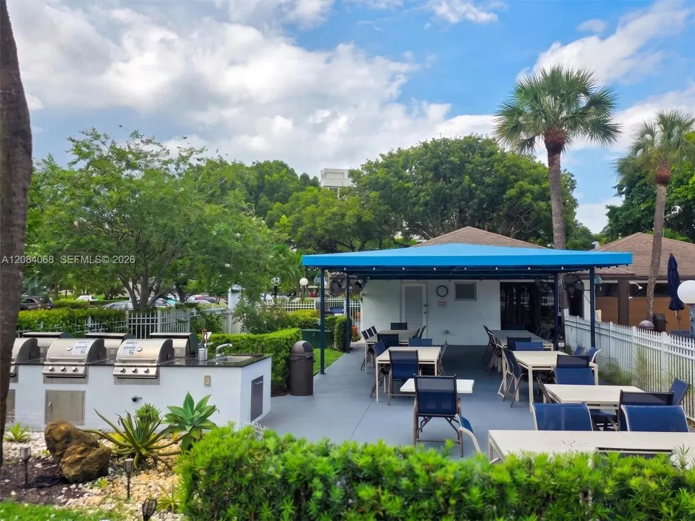 2661 S Course Dr #704 Pompano Beach, FL 33069