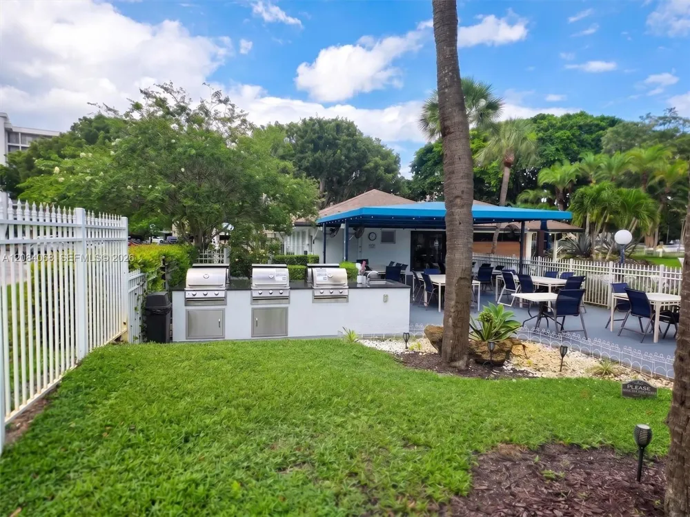 2661 S Course Dr #704 Pompano Beach, FL 33069