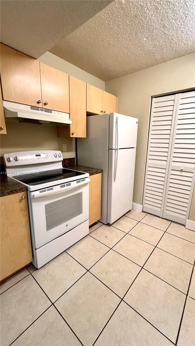 686 NW 114th Ave #101 Sweetwater, FL 33172