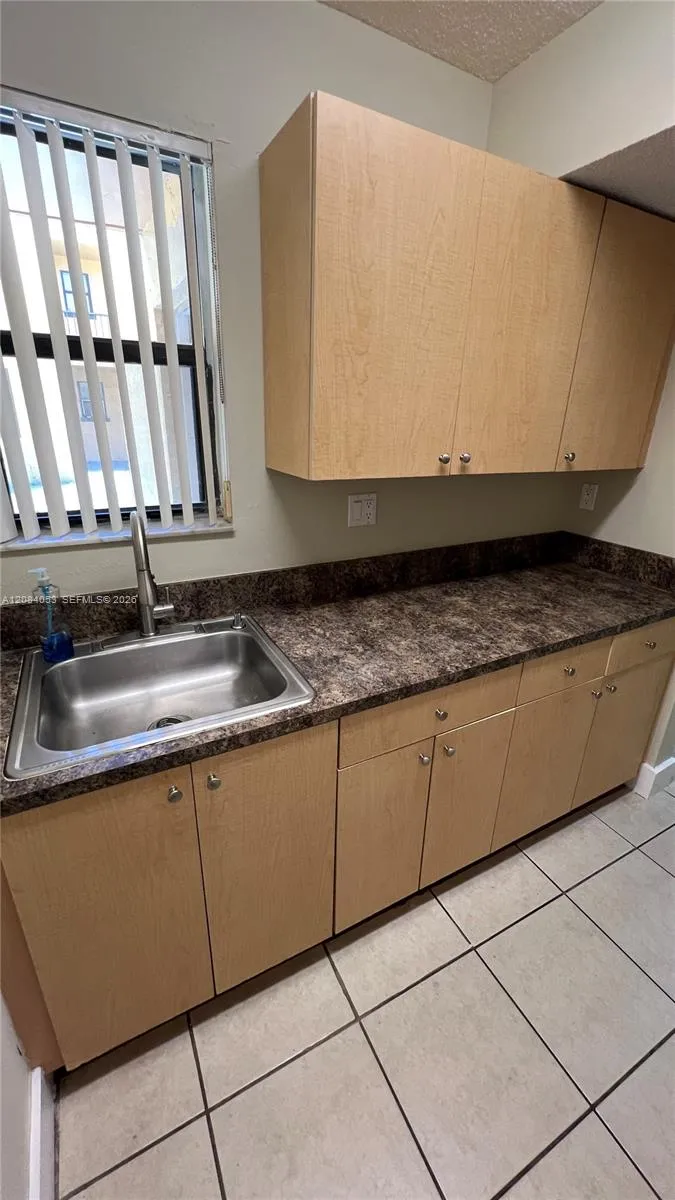 686 NW 114th Ave #101 Sweetwater, FL 33172