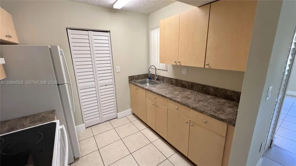 686 NW 114th Ave #101 Sweetwater, FL 33172