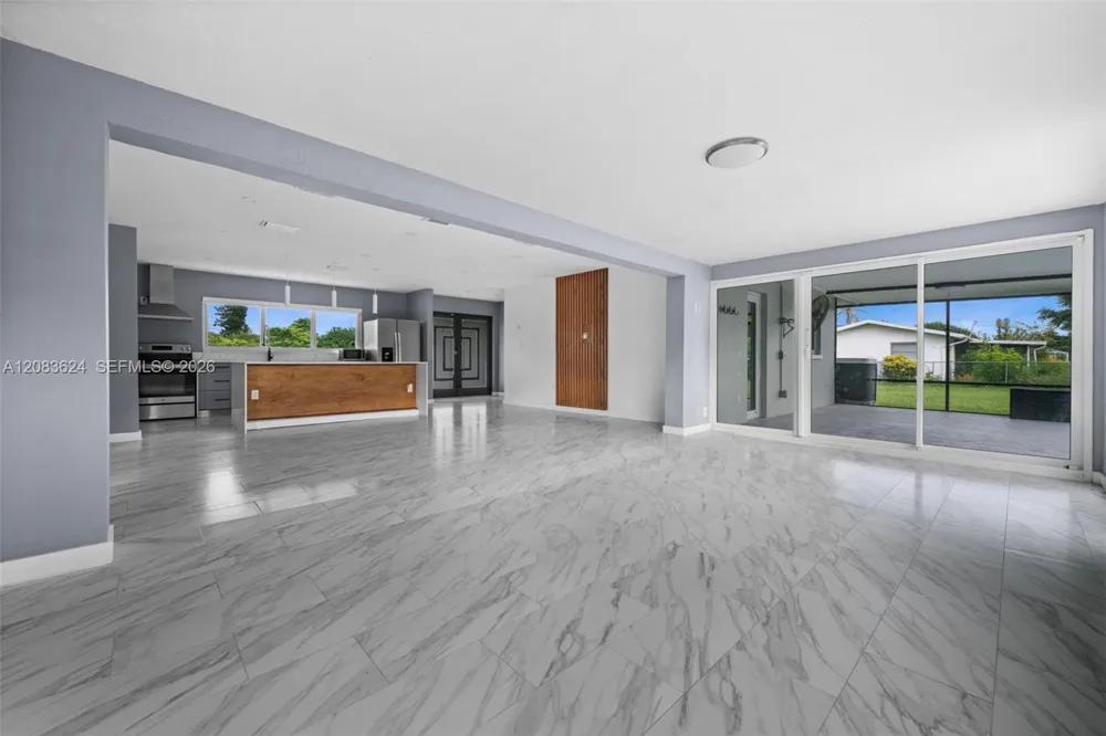5212 Santa Rosa CT Cape Coral, FL 33904