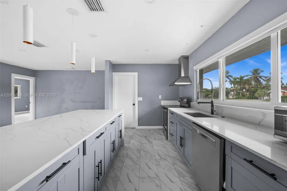 5212 Santa Rosa CT Cape Coral, FL 33904