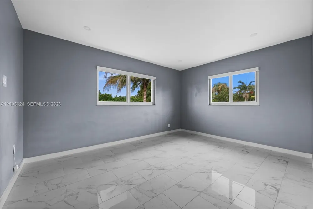 5212 Santa Rosa CT Cape Coral, FL 33904