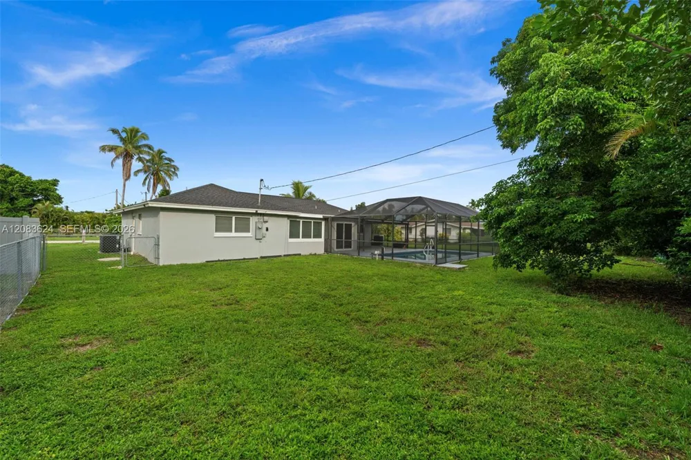 5212 Santa Rosa CT Cape Coral, FL 33904