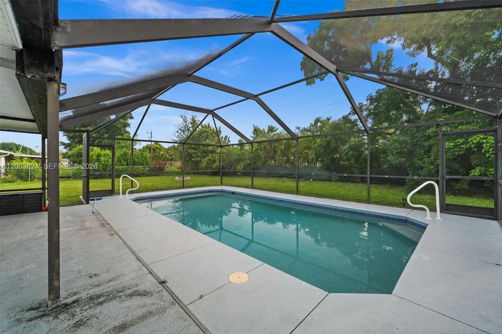 5212 Santa Rosa CT Cape Coral, FL 33904