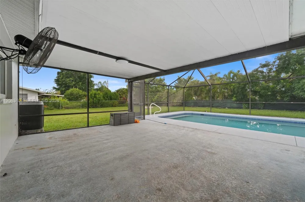 5212 Santa Rosa CT Cape Coral, FL 33904