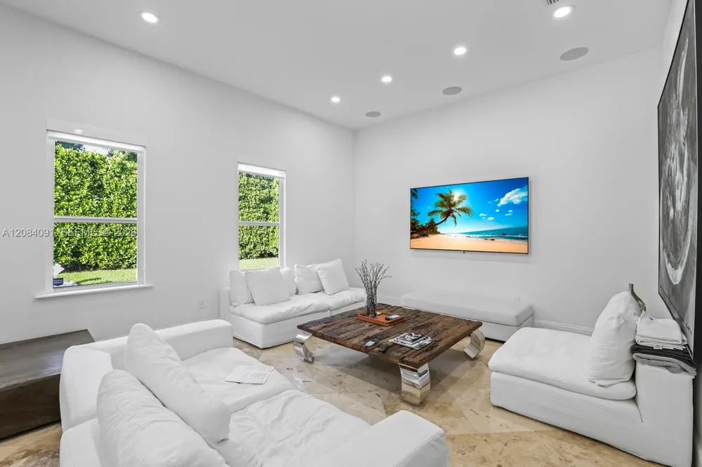 8095 SW 187th St Cutler Bay, FL 33157