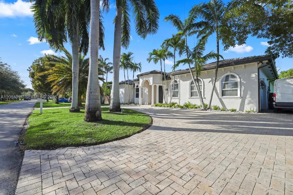 8095 SW 187th St Cutler Bay, FL 33157