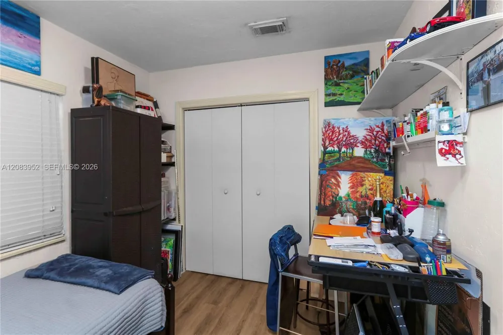 2530 SW 27th St Miami, FL 33133