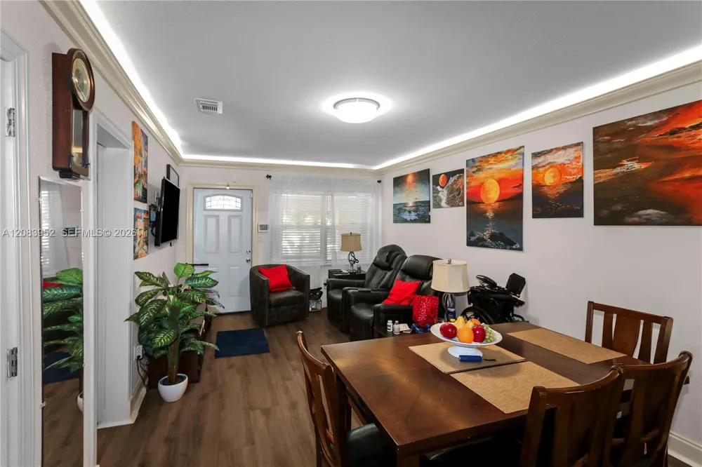2530 SW 27th St Miami, FL 33133