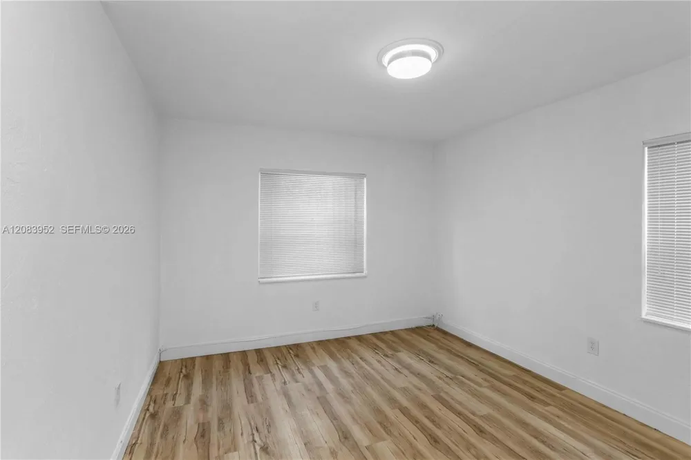 2530 SW 27th St Miami, FL 33133