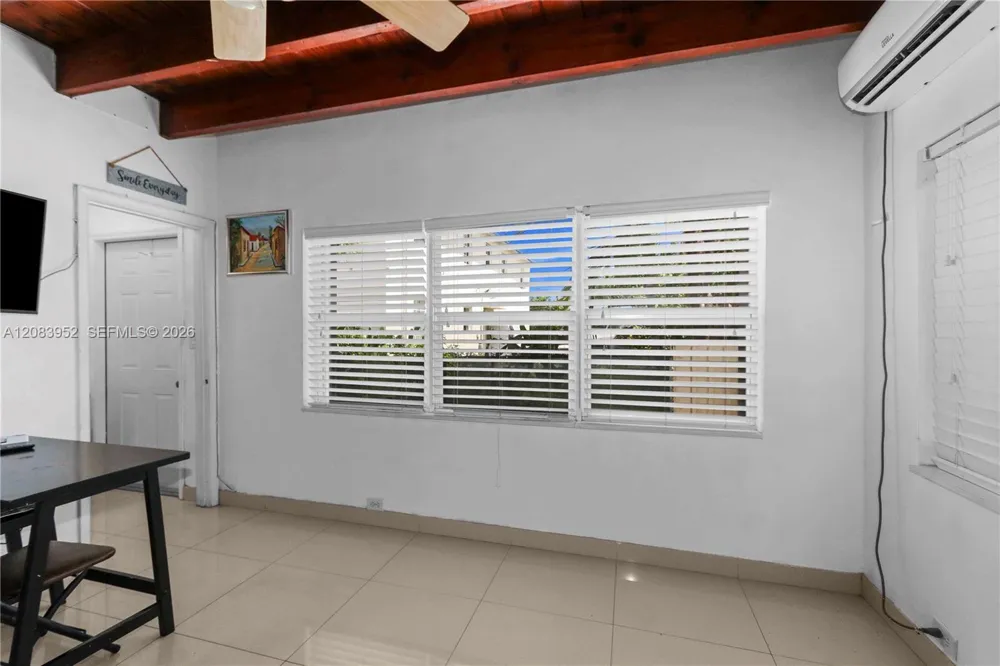 2530 SW 27th St Miami, FL 33133