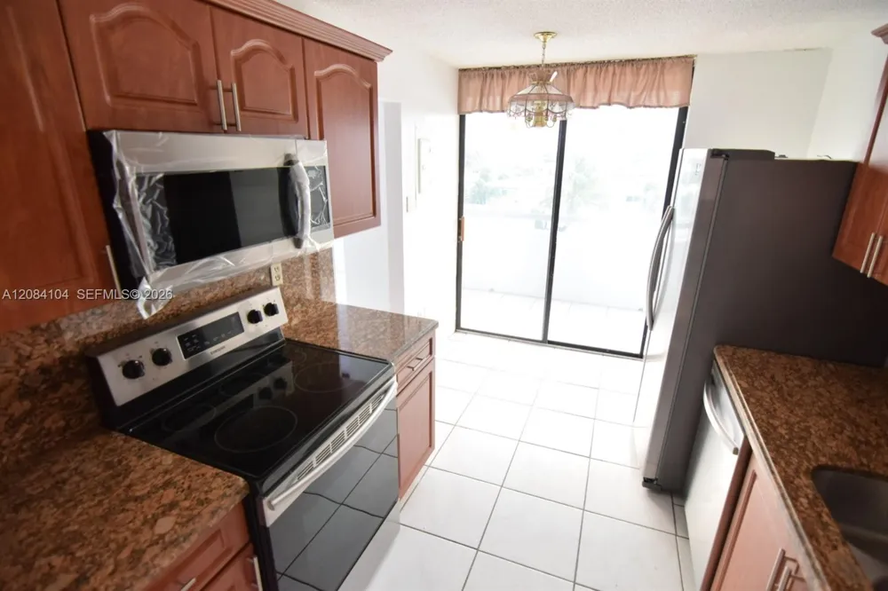 7300 Wayne Ave #419 Miami Beach, FL 33141
