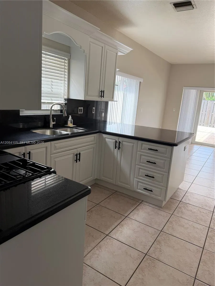 15457 SW 150th St #15457 Miami, FL 33196