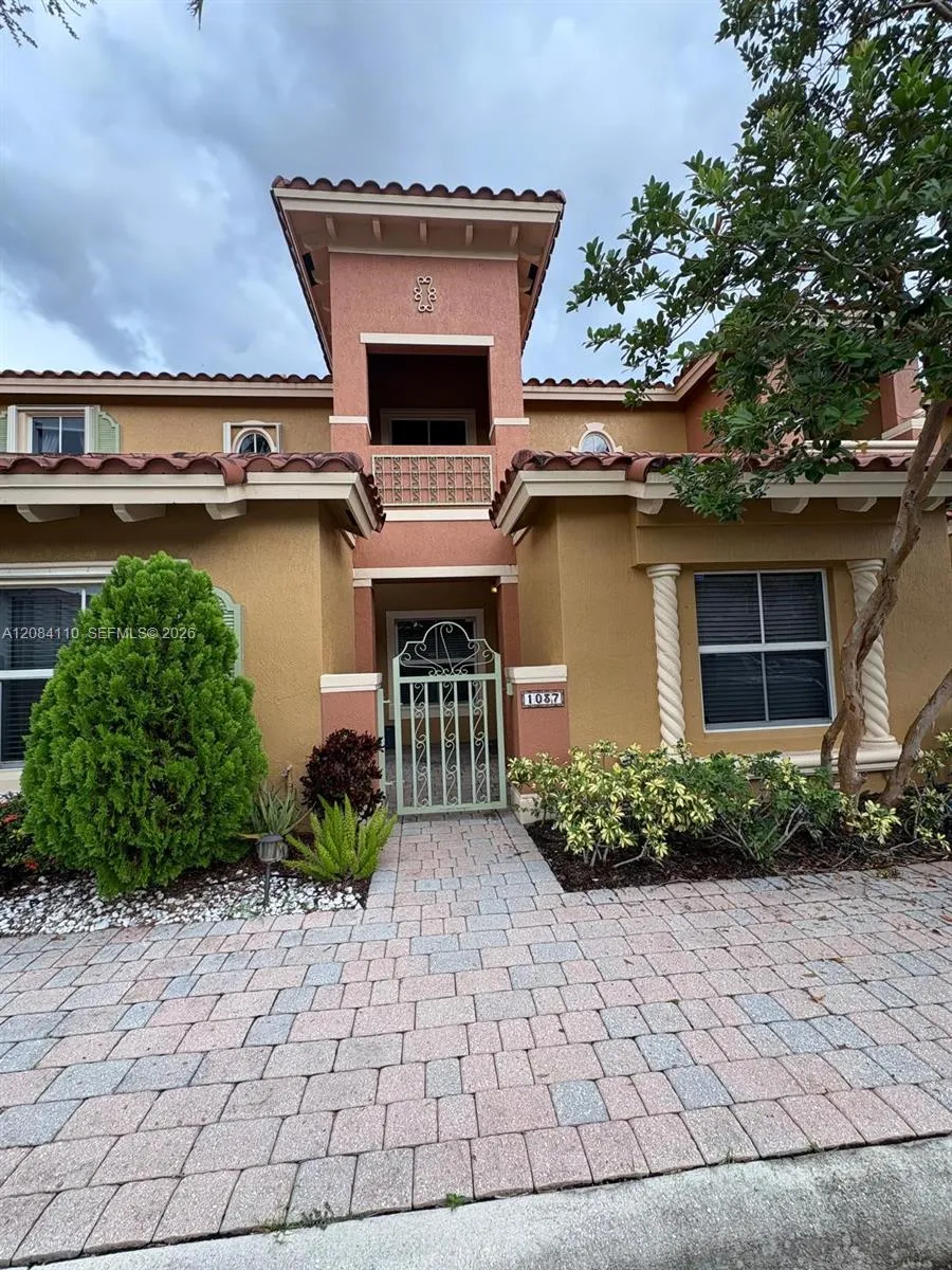 1037 SW 143rd Ave #1305 Pembroke Pines, FL 33027