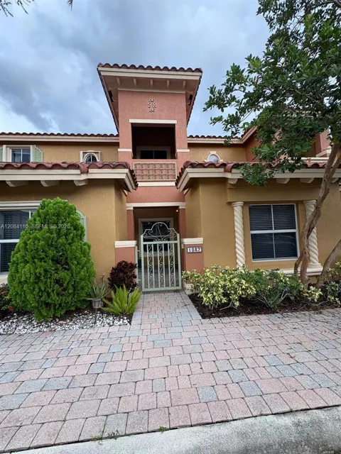 1037 SW 143rd Ave #1305