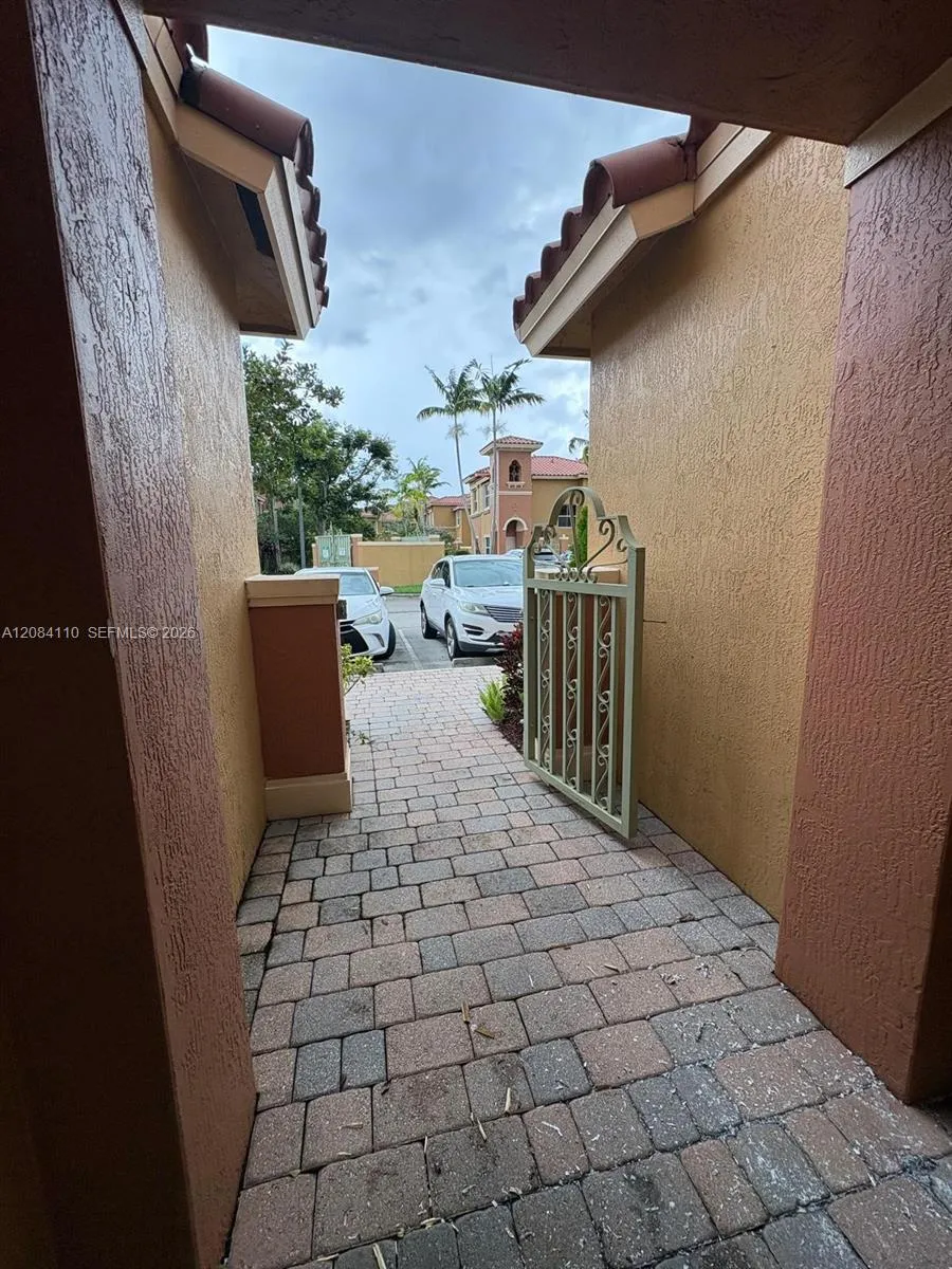 1037 SW 143rd Ave #1305 Pembroke Pines, FL 33027