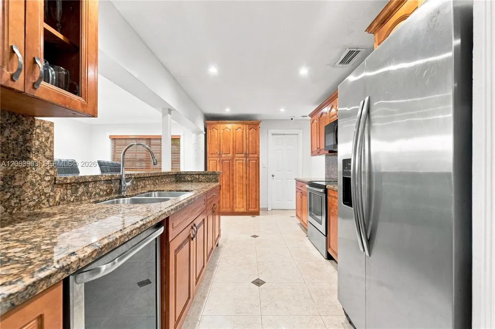 13390 SW 46th Ter Miami, FL 33175