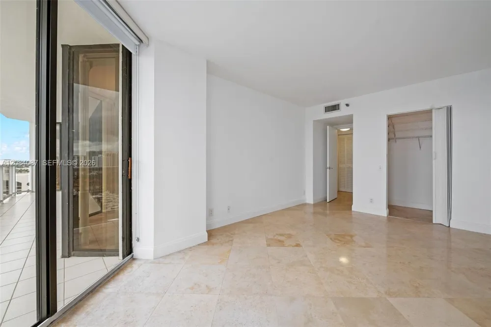 3640 Yacht Club #1807 Aventura, FL 33180