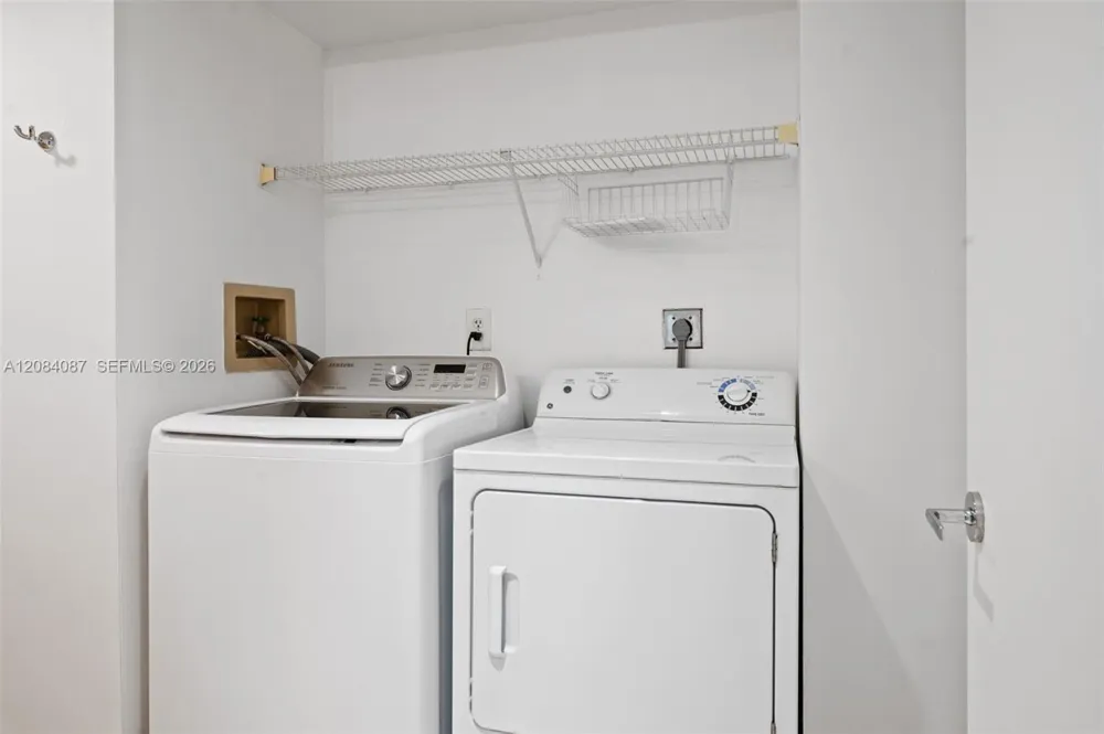 3640 Yacht Club #1807 Aventura, FL 33180