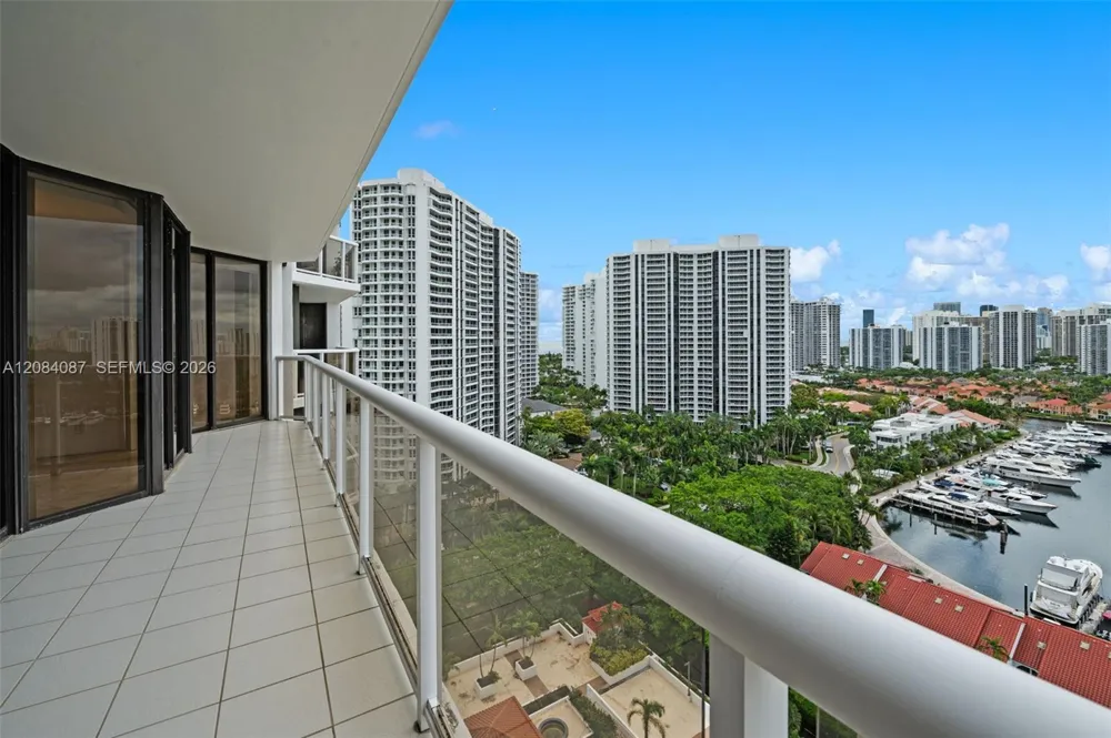 3640 Yacht Club #1807 Aventura, FL 33180