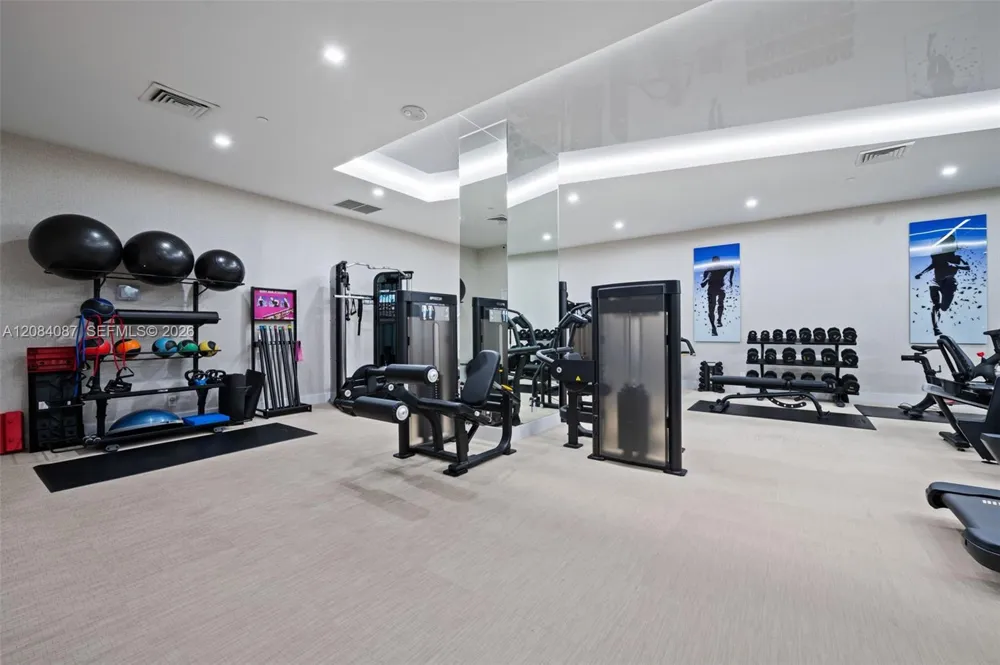 3640 Yacht Club #1807 Aventura, FL 33180