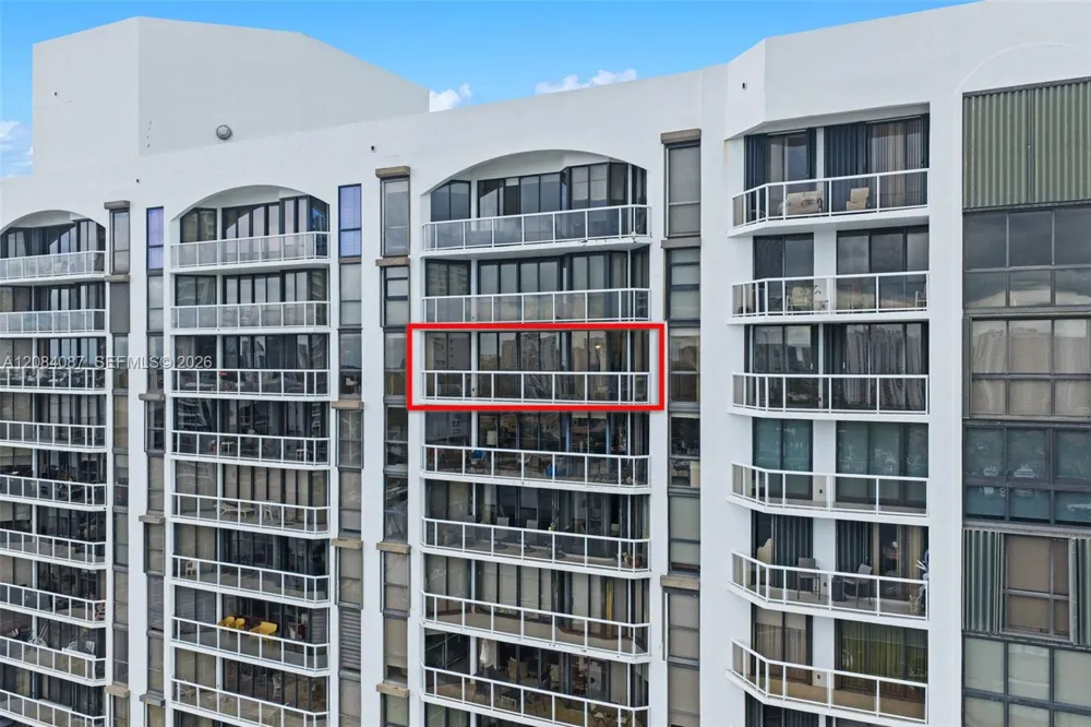 3640 Yacht Club #1807 Aventura, FL 33180