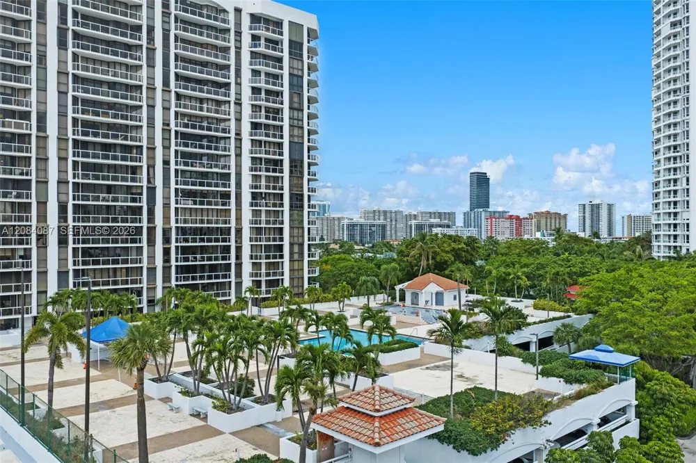3640 Yacht Club #1807 Aventura, FL 33180