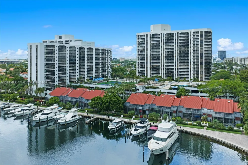 3640 Yacht Club #1807 Aventura, FL 33180
