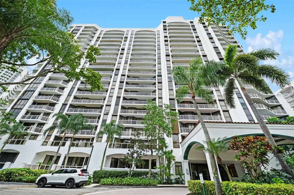 3640 Yacht Club #1807 Aventura, FL 33180