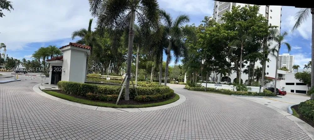 3640 Yacht Club #1807 Aventura, FL 33180