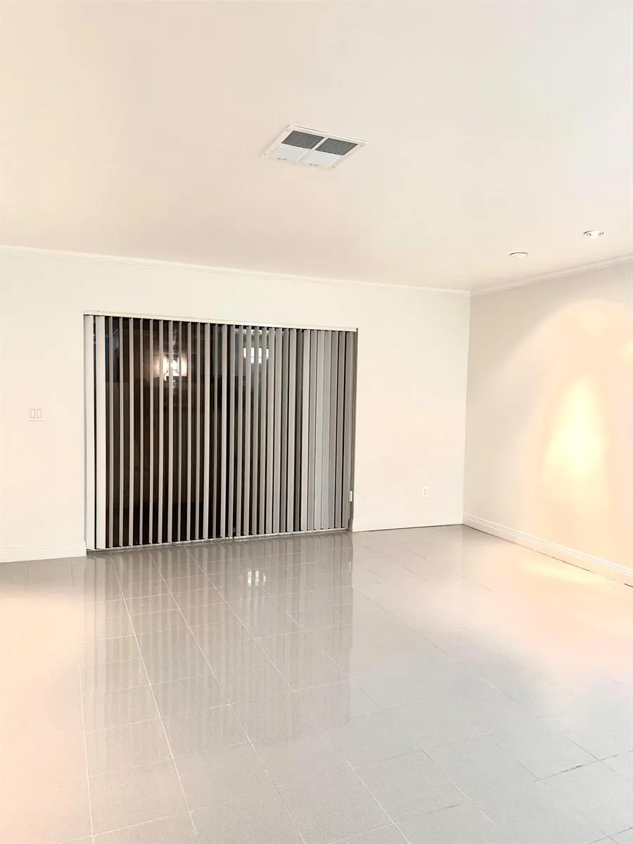 11605 NW 11TH STREET Pembroke Pines, FL 33026