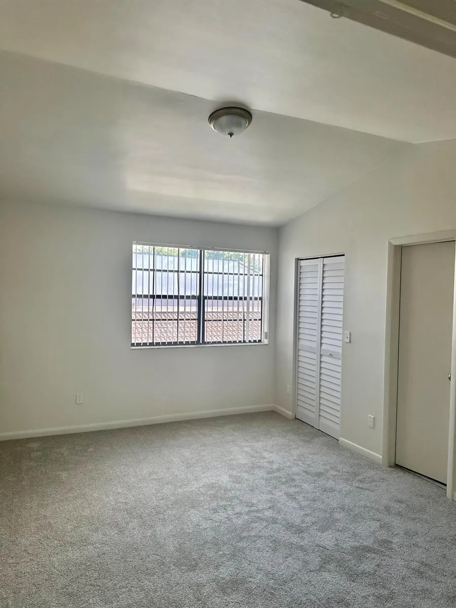 11605 NW 11TH STREET Pembroke Pines, FL 33026