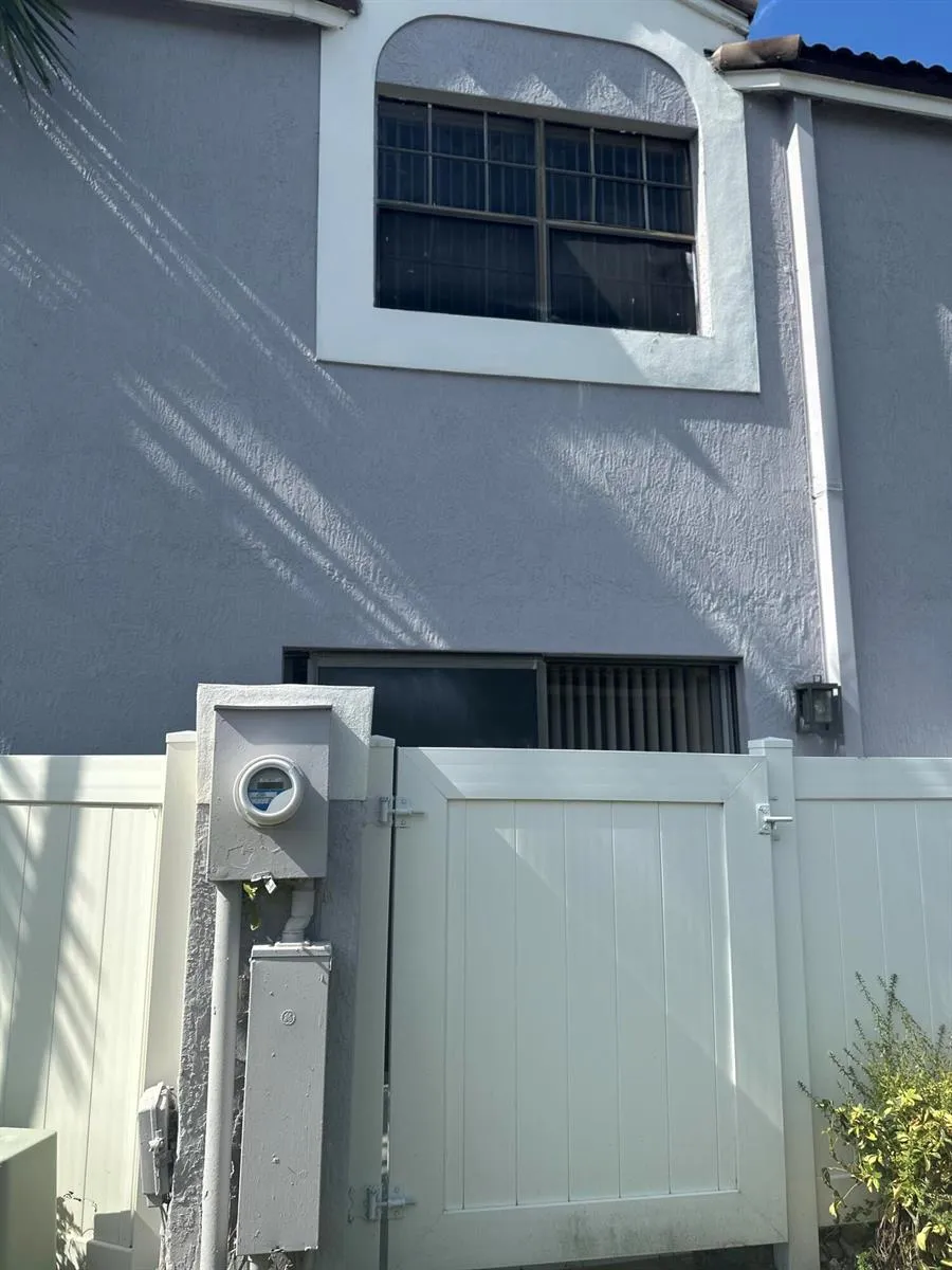 11605 NW 11TH STREET Pembroke Pines, FL 33026