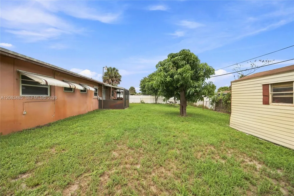3611 NW 5th Pl Lauderhill, FL 33311