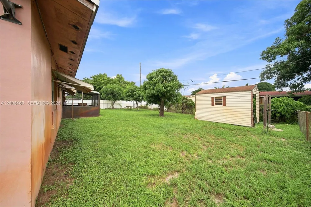 3611 NW 5th Pl Lauderhill, FL 33311