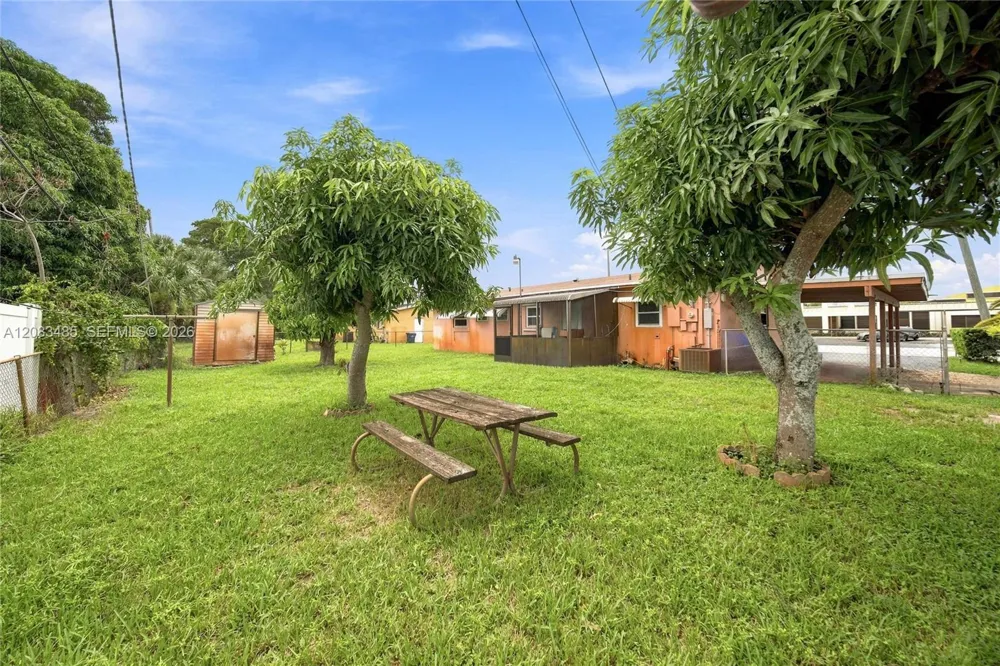 3611 NW 5th Pl Lauderhill, FL 33311