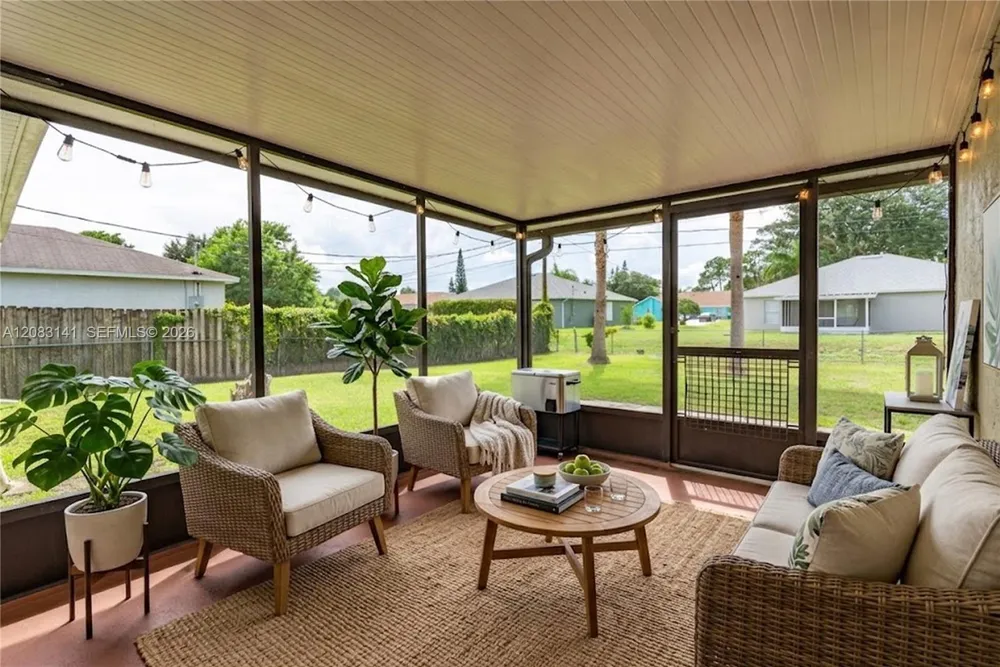 1136 Lamplighter Palm Bay, FL 32907