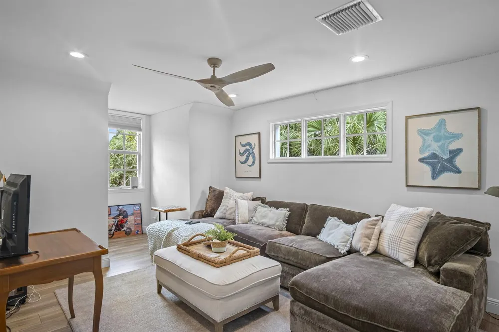 4786 Ridgewood Road E Boynton Beach, FL 33436