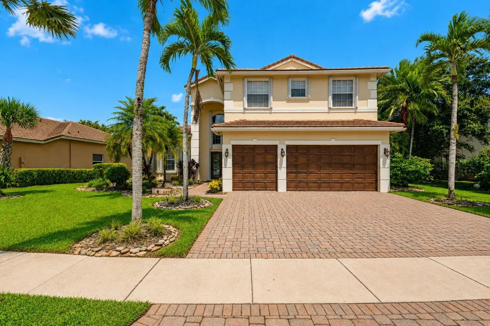 6839 Houlton Circle 