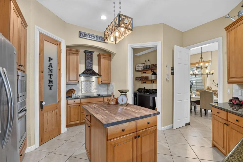 6839 Houlton Circle 