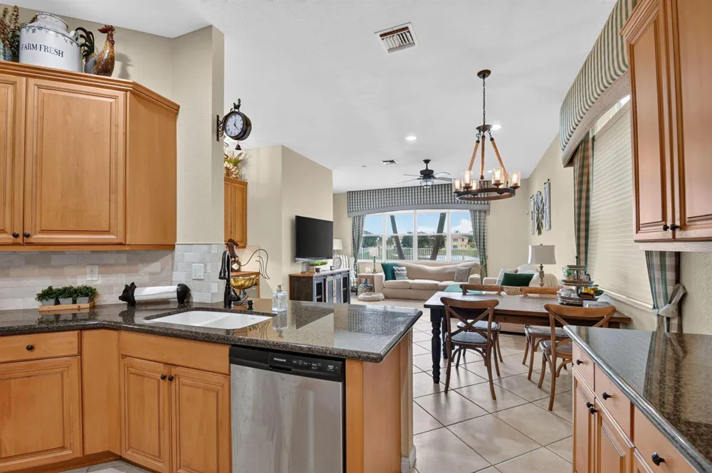 6839 Houlton Circle 