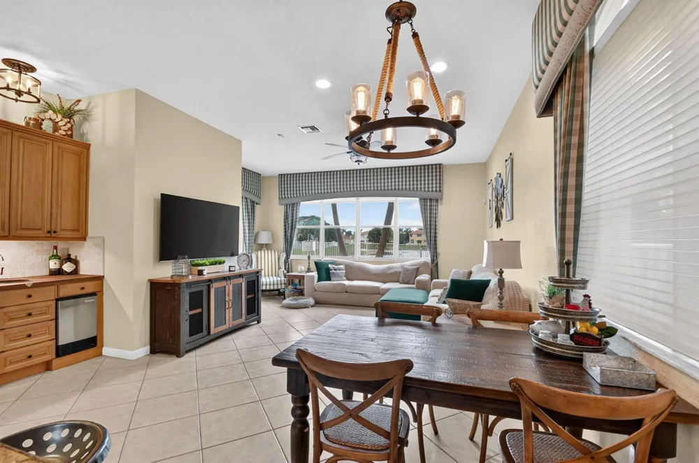 6839 Houlton Circle 