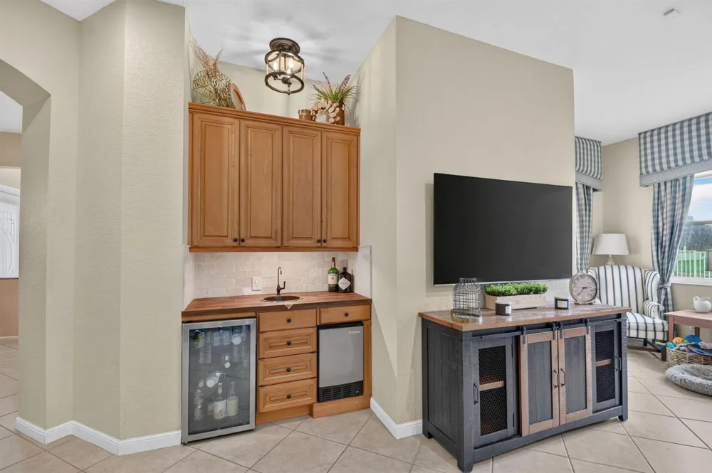 6839 Houlton Circle 